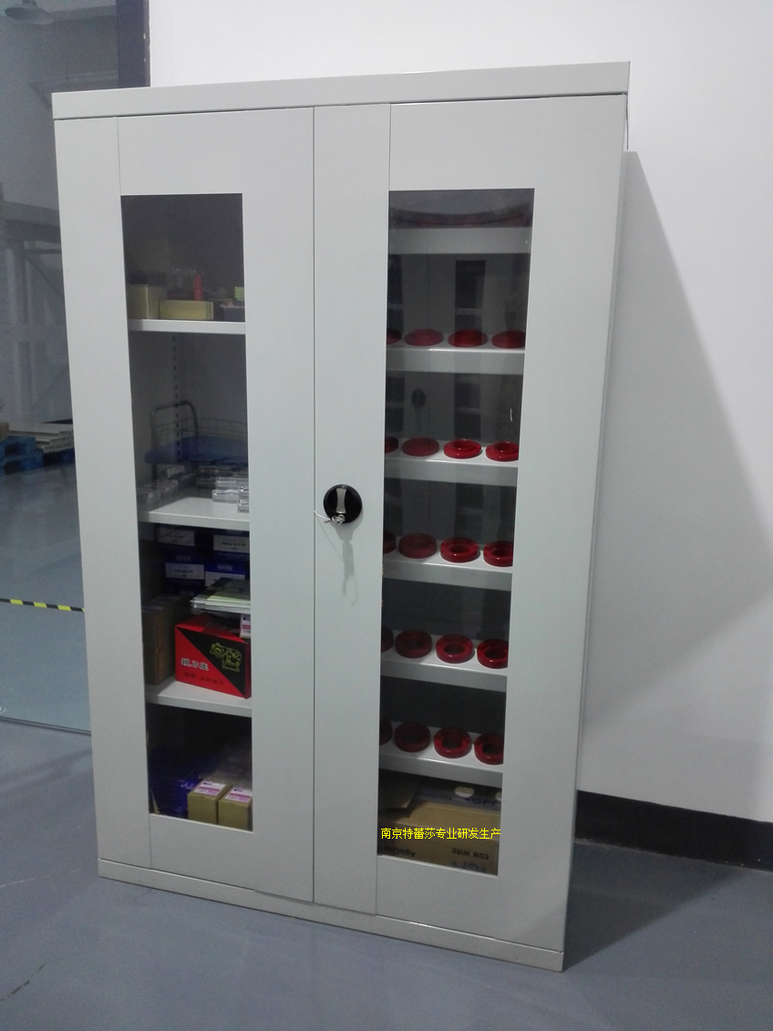 有機(jī)玻璃門(mén)刀具柜